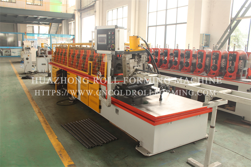 ANGLE ROLL FORMING MACHINE WITH PUNCHING