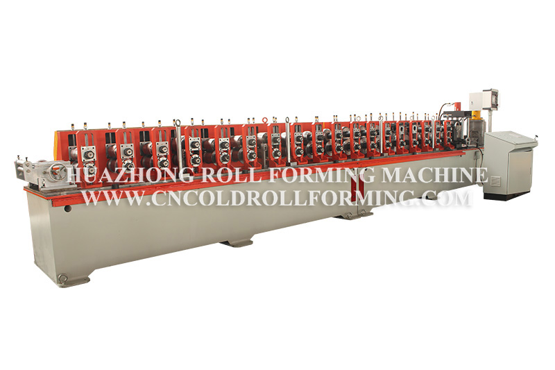 GUIDE ROLL FORMING MACHINE AND ANGLE ROLL FORMING MACHINE WITH QUICK CHANGE SYSTEM