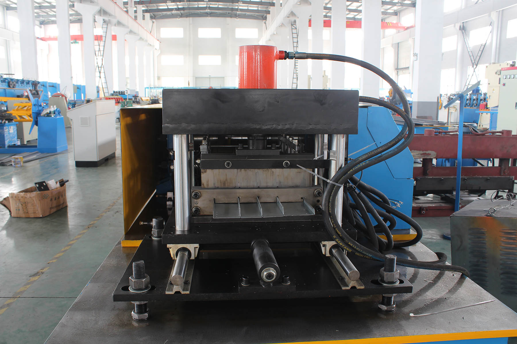 ELECTRICAL CABINET ROLL FORMING MACHINE